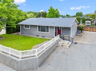 1116 W 27th Ave, Kennewick, WA 99337