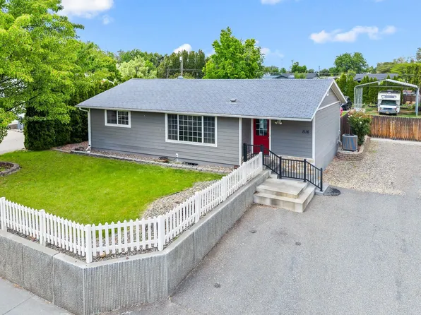 1116 W 27th Ave, Kennewick, WA 99337