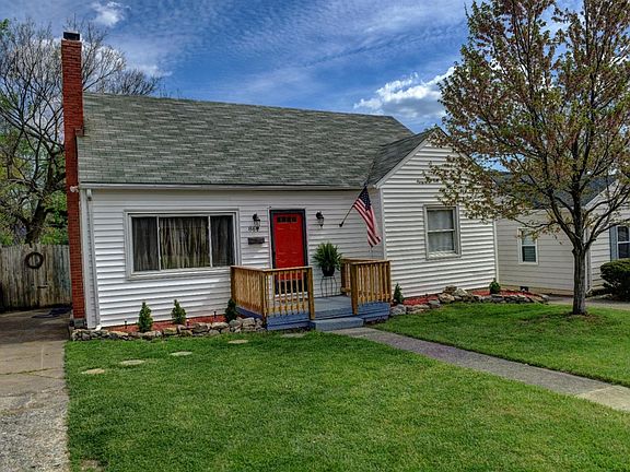 2nd image of 860 Marcellus Dr