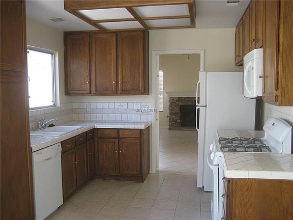 4th image of 4669 Belshire Dr #0