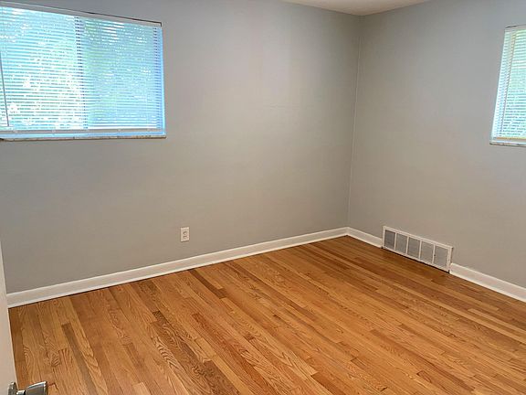 4th image of 218 Bellerive Blvd Floor 2