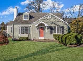 12 Lee St, Huntington, NY 11743