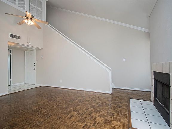 2nd image of 1420 Hawthorne St APT 15