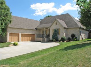 2952 W Cantebury St, Springfield, MO 65810