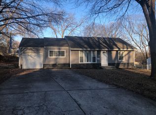 8645 Minnehaha Ln, Kansas City, MO 64114