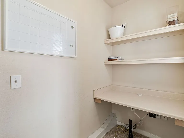 2950 Viscaya Pl #104 — Photo 23