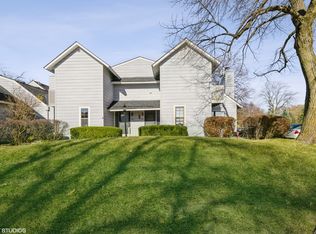 627 Dunham Rd, Gurnee, IL 60031