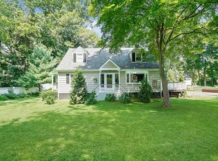 686 Secor Rd, Hartsdale, NY 10530
