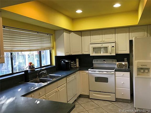 5th image of 10310 NW 20th Ct