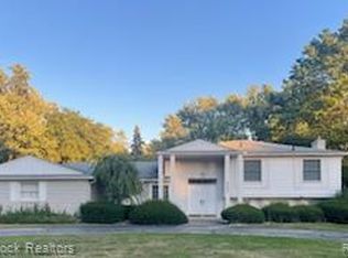 3781 Quarton Rd, Bloomfield Hills, MI 48302