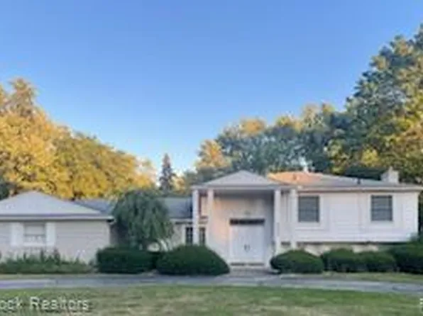 3781 Quarton Rd, Bloomfield Hills, MI 48302