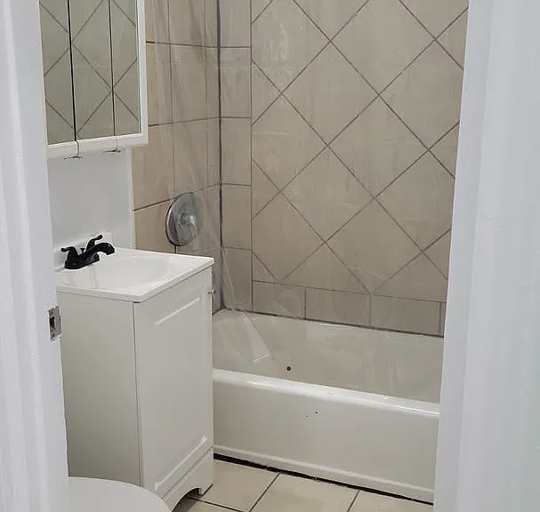 Michigan Avenue Apartments — Photo 101