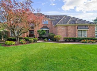 1 Devon Ridge Ct, Burr Ridge, IL 60527