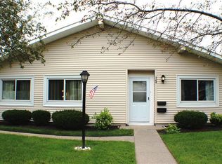 748 Eastbrooke Ln, Rochester, NY 14618