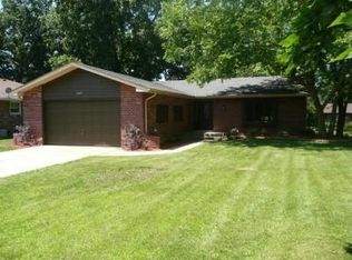 1667 Sunnyslope Dr, Crown Point, IN 46307