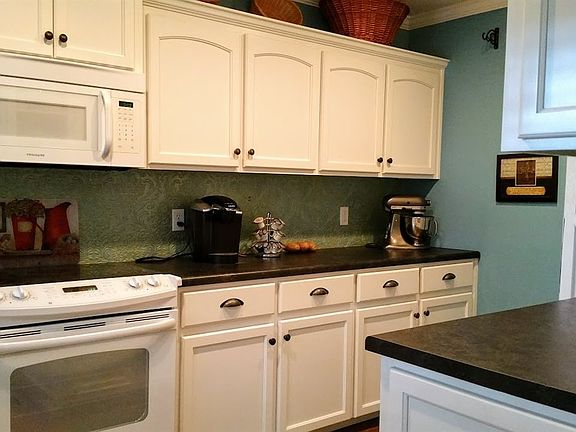 3rd image of 130 Martha Dr