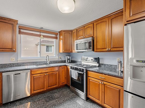 3rd image of 88 Gaslight Ln Unit 88