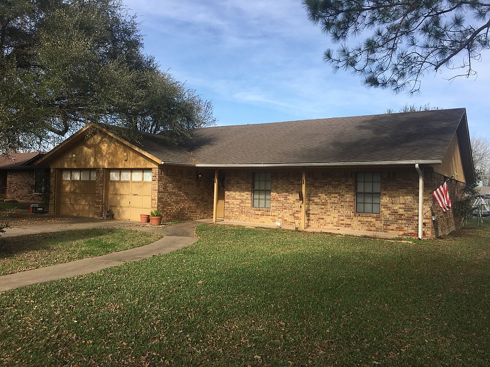 1st image of 920 Lorey Ln