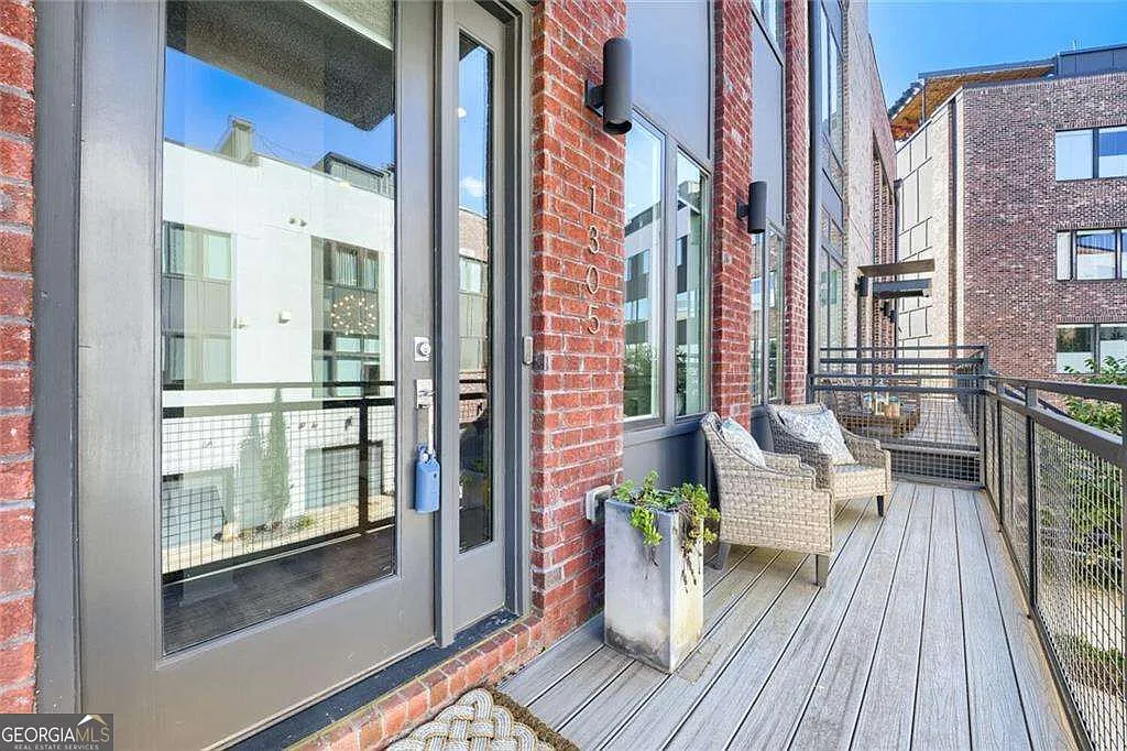 3 bed, 3.5 bath, $4,500 — Photo 3