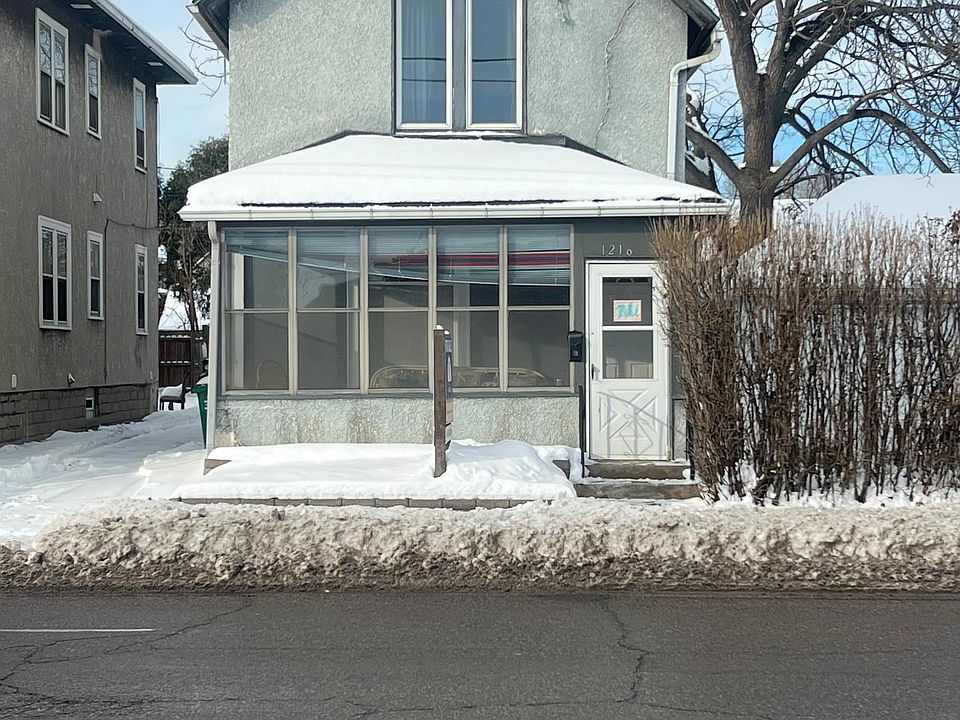 1st image of 1218 University Ave NE