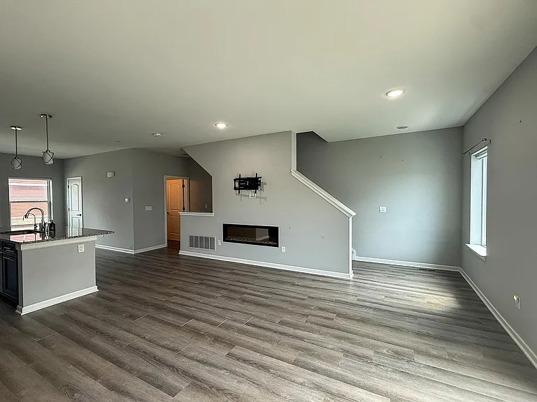 4861 Ludlow Ln — Photo 5