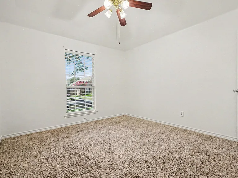 1707 Briarhollow Dr — Photo 32