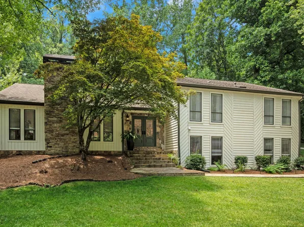 1519 Biddle Ct, Dunwoody, GA 30338