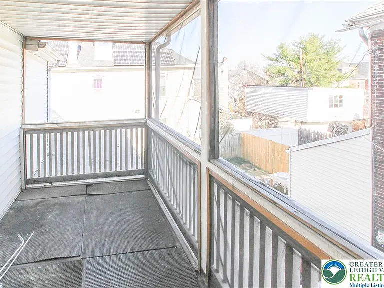 1347 Lehigh St — Photo 7
