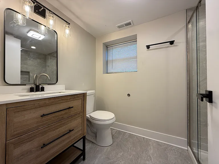 5200 W Winona St #G — Photo 10
