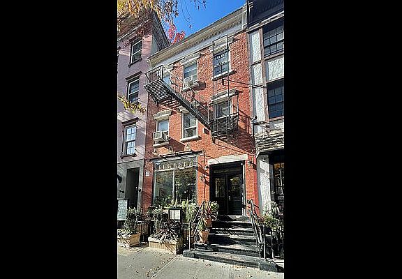 5th image of 529 Hudson St APT 3