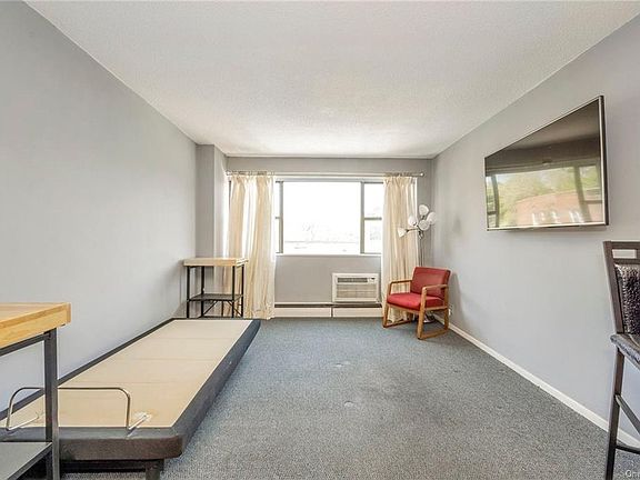 4th image of 1523 Central Park Ave APT 5A