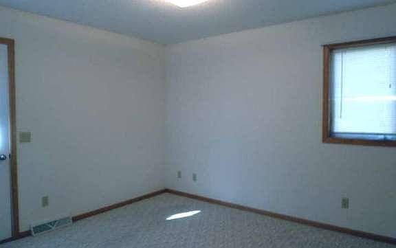 4th image of 16769 S 10th St
