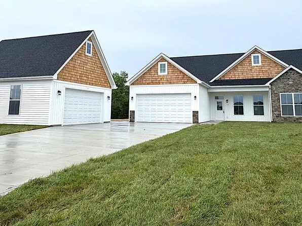 72 Dibble Rd, Bunker Hill, WV 25413