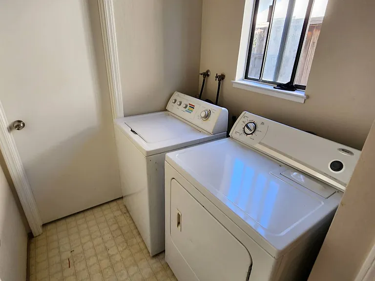1157 Tilton Dr — Photo 17