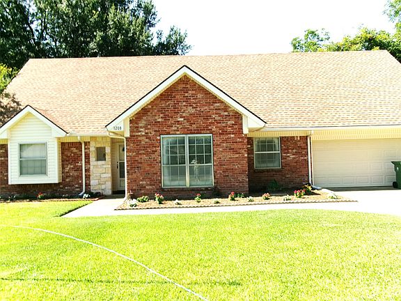 4th image of 1208 Academy Dr