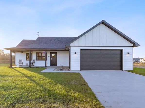 701 Eisenhower St, Baraboo, WI 53913