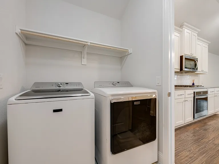 3319 Sequoia Ln — Photo 18
