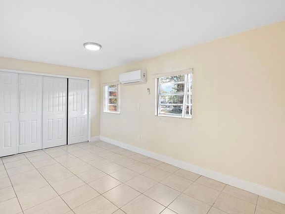 3rd image of 1851 NE 159th St
