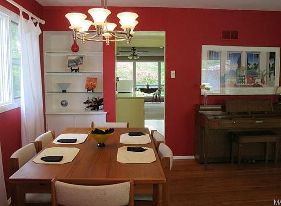 5th image of 827 Queen Anne Pl