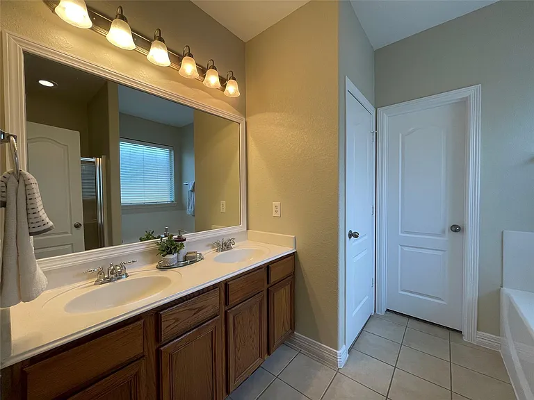 5811 Ranch Riata Ct — Photo 31