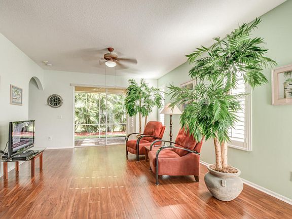 4th image of 209 SW Deleon Springs Dr