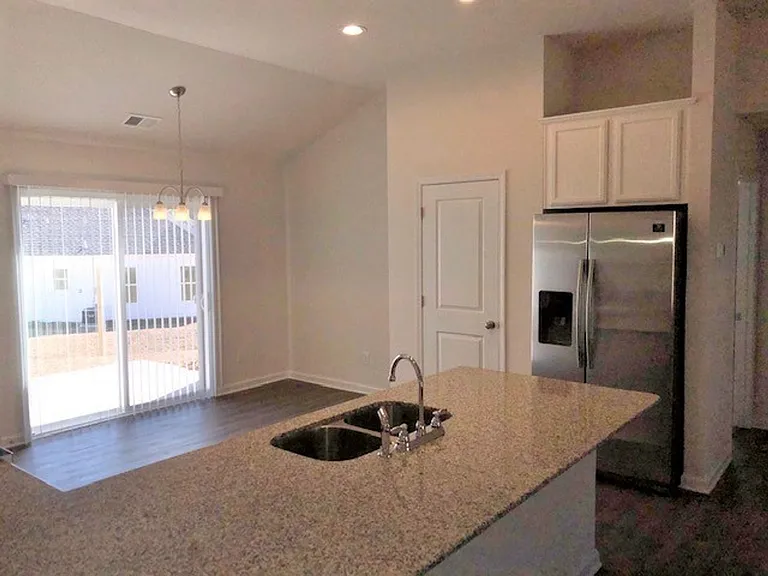 235 Drayton Hall Dr — Photo 4