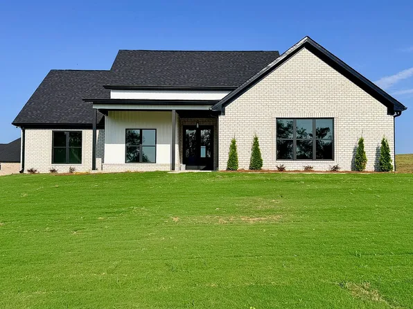 120 Crest Loop Rd, Clanton, AL 35045