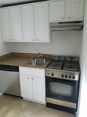 Rented by Skyline Realty LLC II | media 11