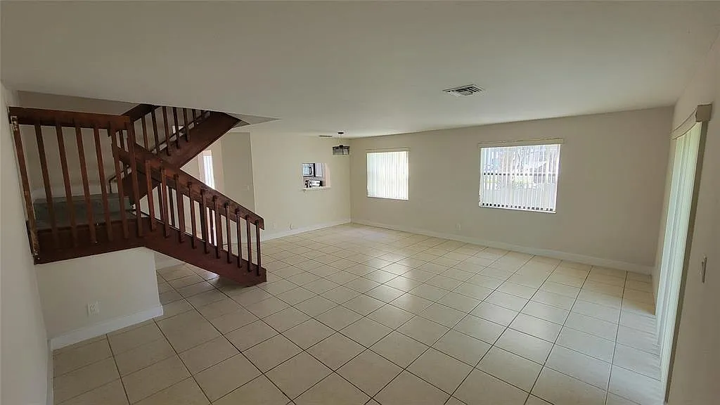 3 bed, 2.5 bath, 1630 sqft, $2,600 — Photo 4