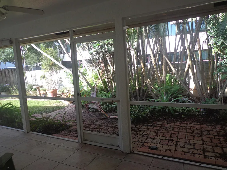 1141 Mulberry Pl — Photo 4