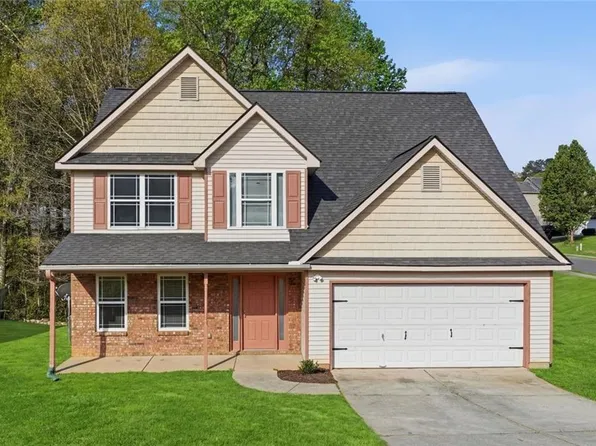 375 Searchlight Dr, Winder, GA 30680