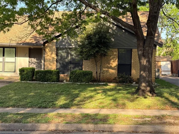 3011 Clover Ln, Euless, TX 76039
