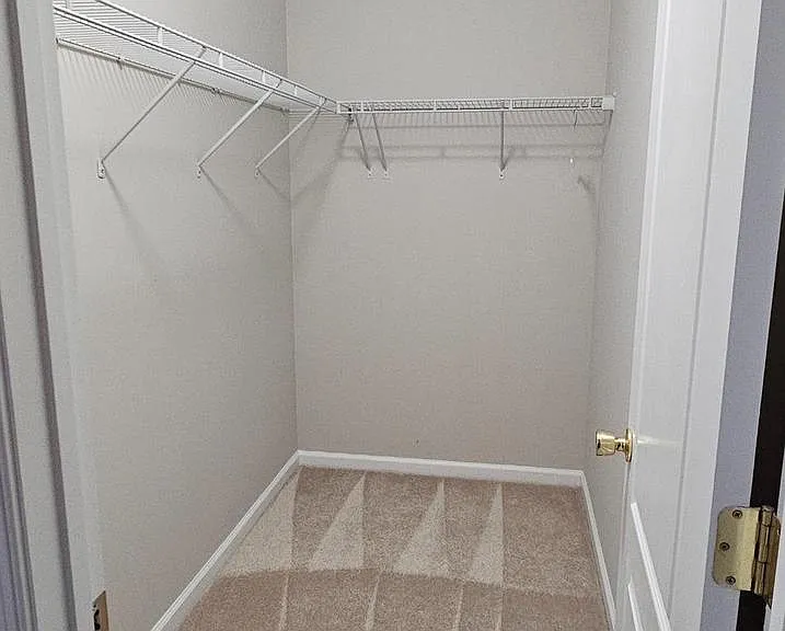 311 Prestwick Ln — Photo 10
