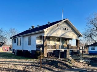 1008 Beulah St, Eldorado, IL 62930